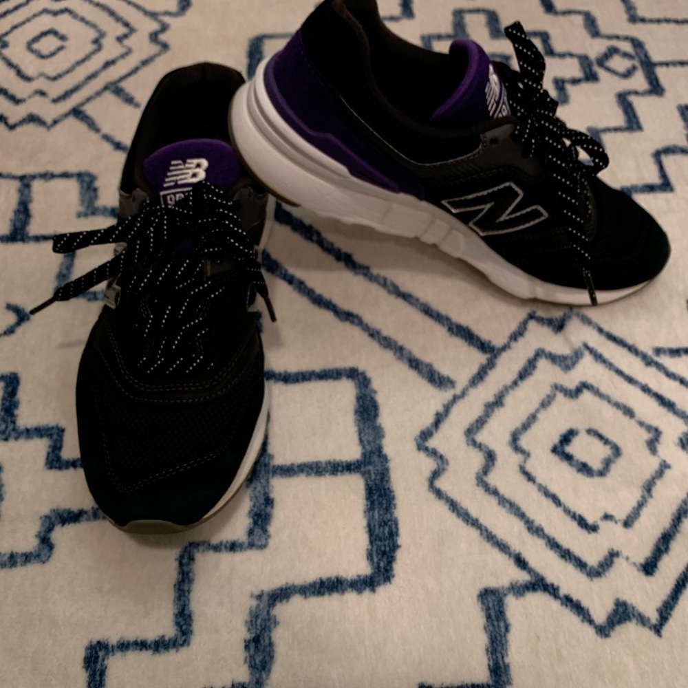 New Balance 997 H Women's size 7.5 Black and Purple Sneakers